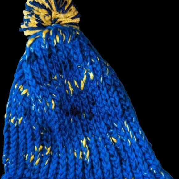 Handknit winter hat and scarf - Picture 1 of 4